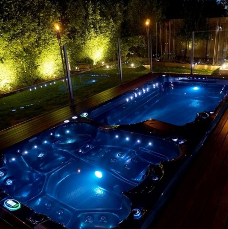 Плавательный спа бассейн Vortex Spas Hydrozone PRO Плавательный спа бассейн Vortex Spas Hydrozone PRO